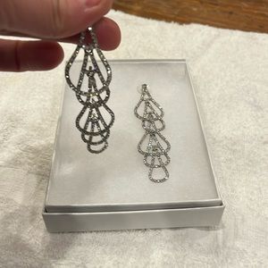 Crystal-like earrings